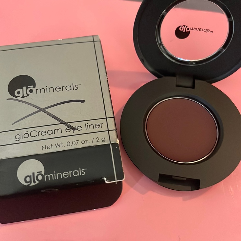Glo Minerals color eggplant cream eyeliner